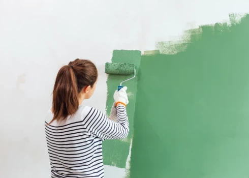Telpa iegūs pavisam citu raksturu - kas jāņem vērā, ja gribi pārkrāsot sienas. Plus: vai šobrīd ir modē krāsot grīdas?