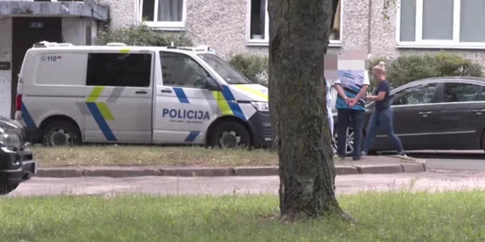 Likumsargi skaidro notikušā apstākļus.