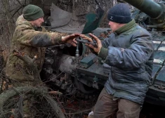 Ukraiņu militārists par Krievijas spējām kompensēt zaudējumus frontē: "mašīna sāk buksēt"