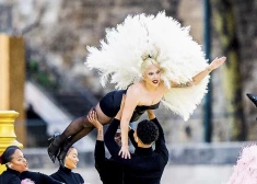 ФОТО открытия Олимпиады в Париже: Леди Гага, парад кораблей на Сене и зрители под дождем