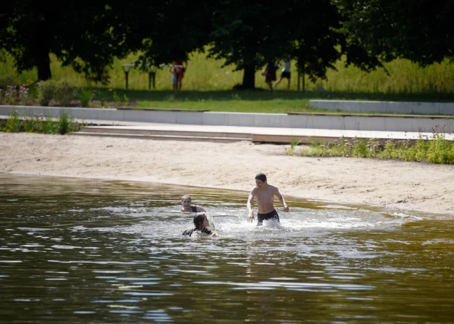 Sestdien saule mīsies ar mākoņiem