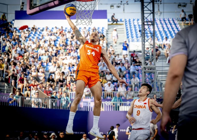 Olimpiskā 3x3 basketbola turnīra otrais izaicinājums. Sīkstā Nīderlande ar vareno uzbrukuma līderi