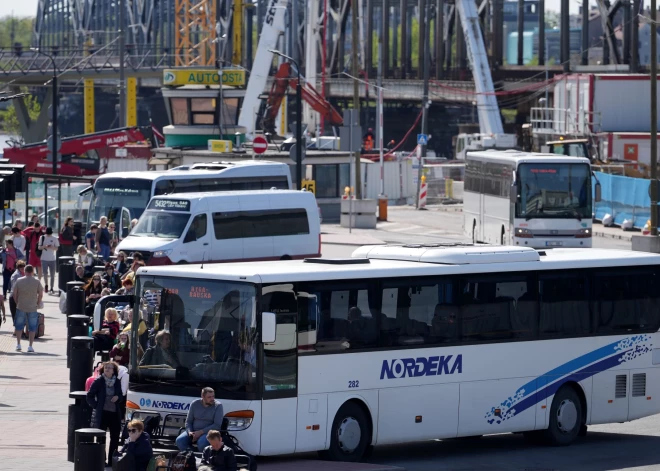 Pasažieri atcelto vilcienu reisu vietā no Rīgas uz Tukumu un atpakaļ var aizbraukt ar īslaicīgi pielāgotiem autobusu maršrutiem