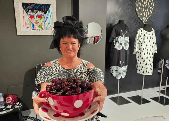 Elita Patmalniece savai 60. jubilejai kleitu šuj līdz pusnaktij