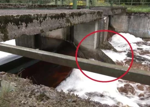 Из-за изменения уровня воды реки могут стать опасной ловушкой.