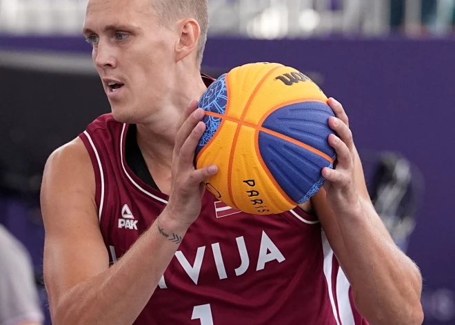 Olimpiskie čempioni Latvijas 3x3 basketbolisti ar Zigmāru Raimo, Franci Lāci, Kārli Lasmani un Nauri Miezi sastāvā ceturtdien svinēja trešo uzvaru trīs Parīzes olimpisko spēļu turnīra spēlēs.