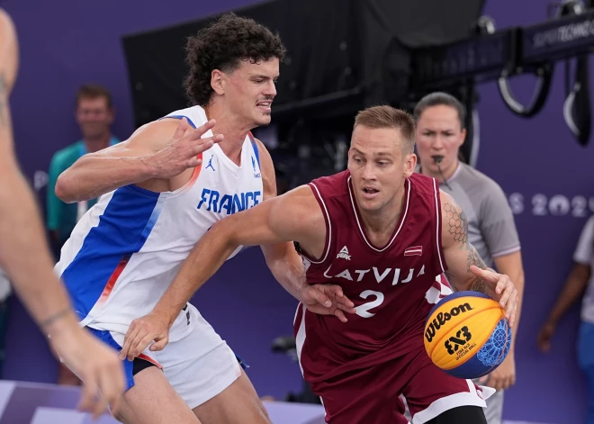 3x3 basketbola turnīra spēle starp Latvijas un Francijas valstsvienībām 2024.gada vasaras olimpiskajās spēlēs Parīzē.