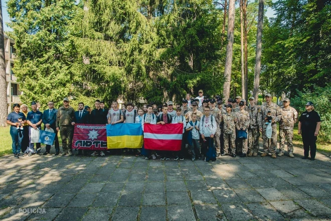 Atklāta Ukrainas policistu bērniem organizēta nometne Latvijā.