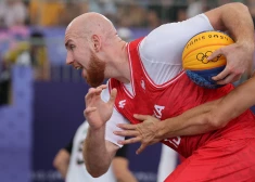 215 centimetrus garais Adrians Boguckis līdz šim Parīzē bijis bīstamākais no poļu 3x3 basketbolistiem.