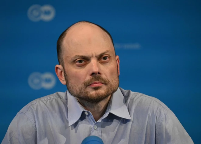 Atbrīvotais krievu opozicionārs Vladimirs Kara-Murza: es domāju, ka mani ved uz nošaušanu