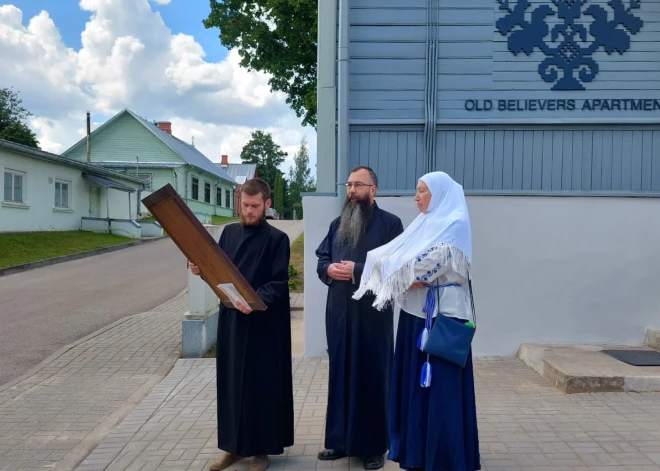 Rēzekne pārsteidz: pilsētā atklāta vecticībnieku stila viesnīca 