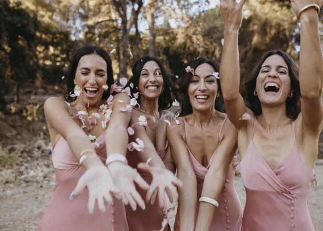 Desmit organizēšanas padomi un elegantas vecmeitu ballītes idejas