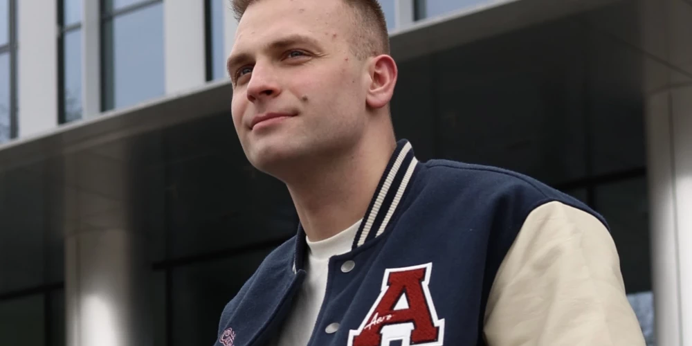 Andrejs ir blogeris, kam patīk veidot sociālu eksperimentu video, it sevišķi, kuros ir jāpalīdz citiem. Puisis sapņo, ka kādu dienu būs aktieris, ka filmēsies Holivudā.