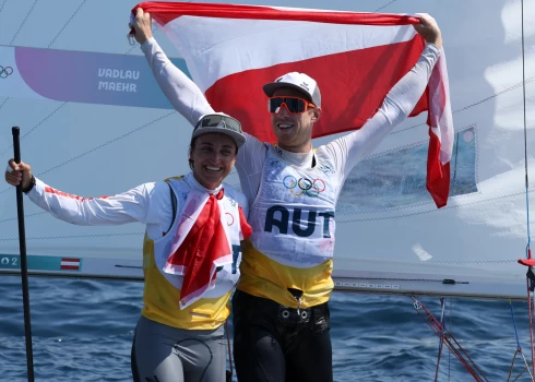 Austrijas burātāji Lara Valdava un Lukass Mērs.