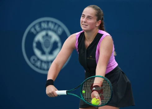 Aļonai Ostapenko otrā kārtas spēle Toronto pagalam nevedās.