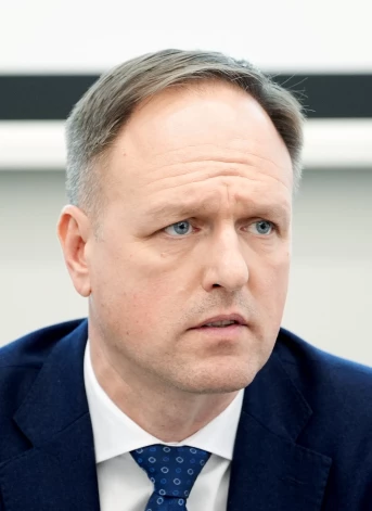 “Ar šiem te projektiem jādarbojas ļoti, ļoti uzmanīgi un precīzi, jo tā robeža ir ļoti trausla, kad tiek sākts favoritizēt,” pērn pauda Eiropas prokurors Latvijā Gatis Doniks.