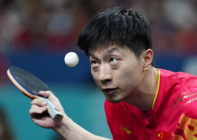 Galda tenisists Ma Lons kļūst par Ķīnas visu laiku titulētāko olimpieti