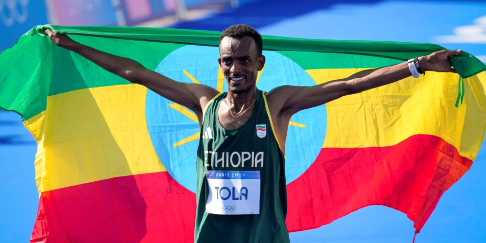 2022.gada pasaules čempions distanci veica divās stundās, sešās minūtes un 26 sekundēs.