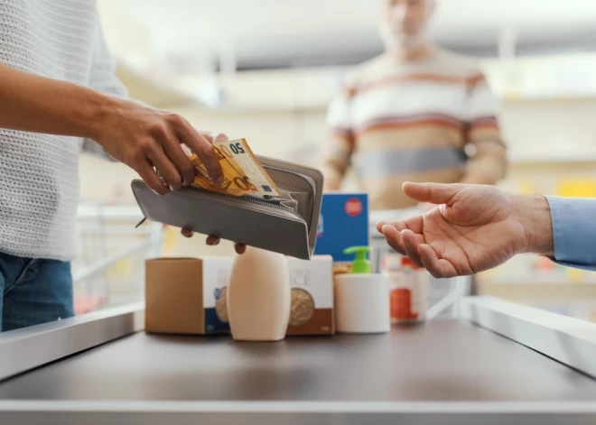 Эксперт о переходе на безнал: "Бывают ситуации, когда наличные деньги становятся крайне необходимыми"
