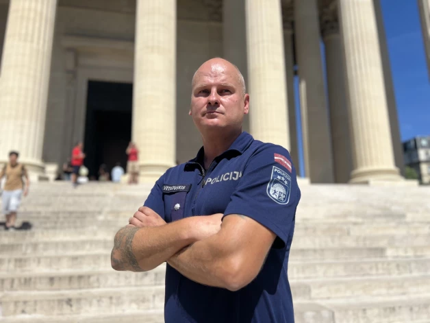 Māris Vitkovskis atklāj, ka darbu veic sabiedrības labā, nevis finansiālu apsvērumu dēļ.