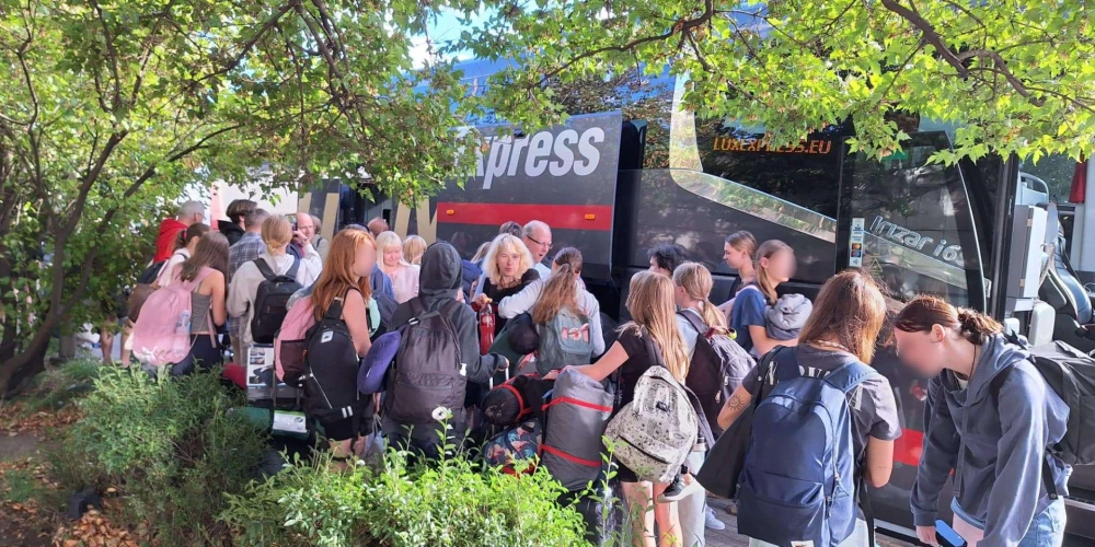 Первых молодых людей, "застрявших" при драматических обстоятельствах в Испании, вернули домой