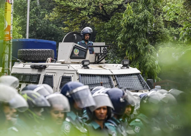 Bangladešas protesti: vienā brīdī viņš izsniedza ūdeni protestētājiem, bet otrā jau bija miris