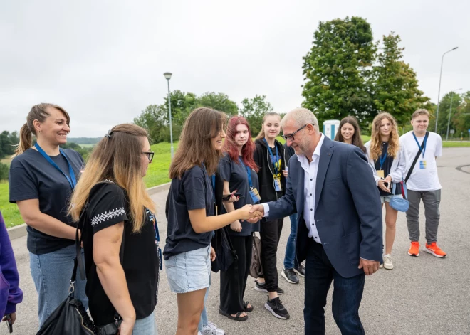 Saldus novads organizēja nometni Bahmutas jauniešiem, pedagogiem un pašvaldības darbiniekiem, lai viesi izrautos no kara ikdienas. 