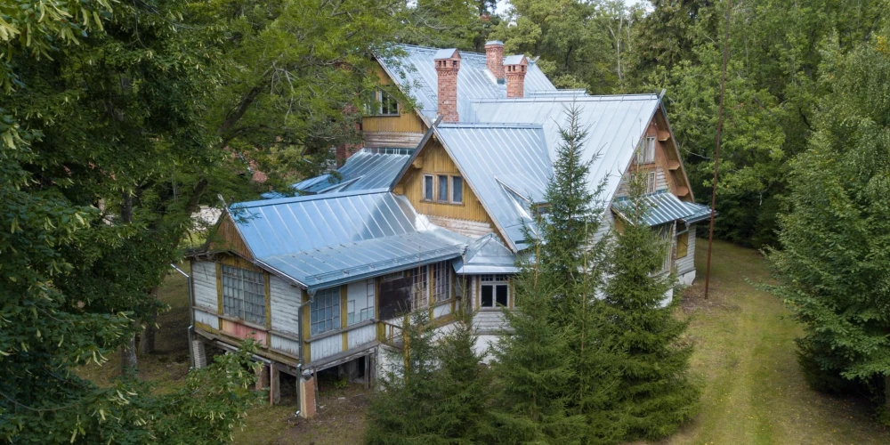 Pēdējos 30 gadus muiža stāv tukša. Pirms tam tajā ilgus gadus atradās padomju pionieru nometne. Foto: Igaunijas valsts nekustamā īpašuma pārvaldnieks "Riigi Kinnisvara" (RKAS) 