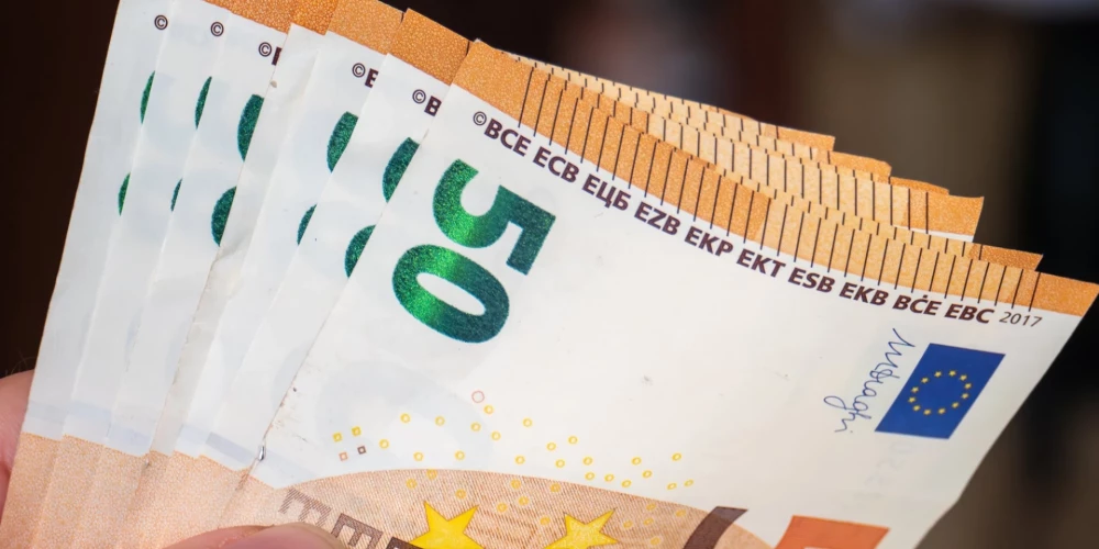 Kopējais nodarījums abām cietušajām personām sastāda 40 631,00 eiro. 