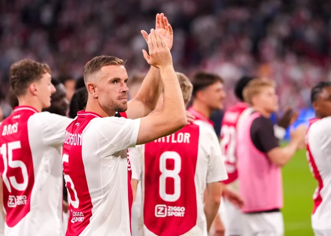 Amsterdamas "Ajax" futbolisti turpinās cīņu par UEFA Eiropas līgas pamatturnīru.