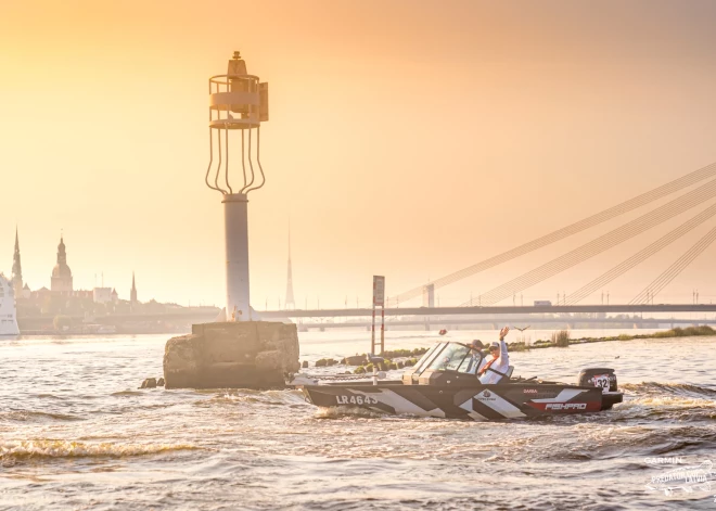 Svētku laikā ostas ūdeņos gan starptautiskas sporta makšķerēšanas sacensības, gan jahtu regates