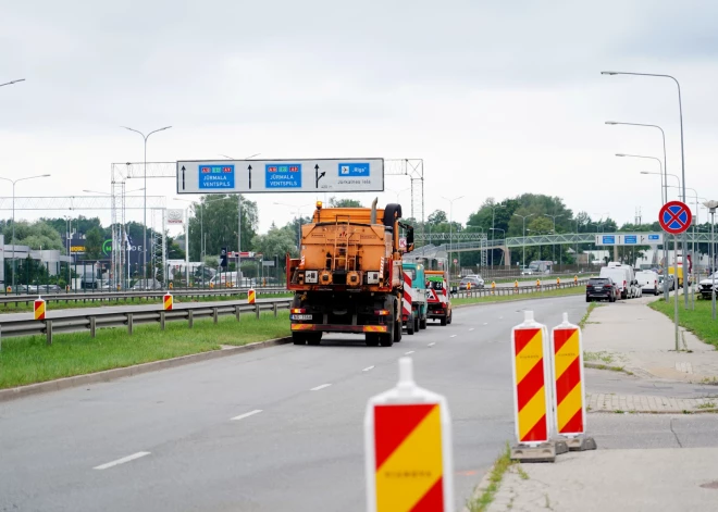 Rīgā turpinās seguma atjaunošanas darbi; to laikā iespējami satiksmes apgrūtinājumi