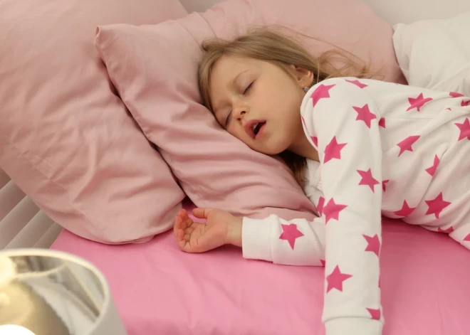 Vairums vecāku ir apmierināti ar bērnu miega ilguma un mācību stundu sākuma laiku