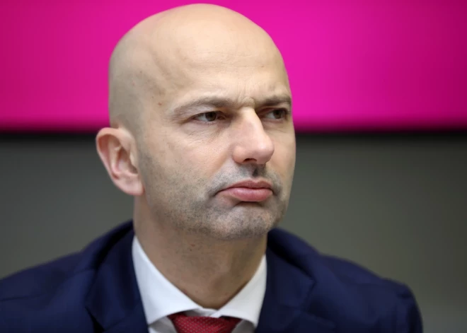 Valsts kancelejas bijušais direktors pērn saņēmis 73 tūkstošu eiro lielu algu