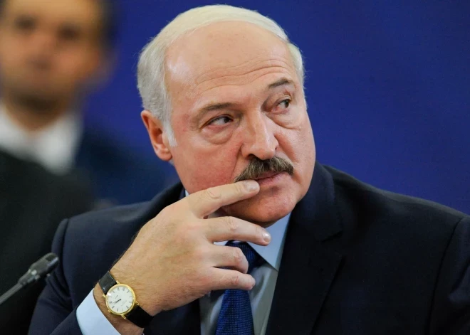 Lukašenko: "Ukraina pie Baltkrievijas robežas izvietojusi 120 tūkstošus karavīru"