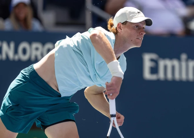 Siners kļūst par jaunāko Sinsinati turnīra uzvarētāju; sieviešu kategorijā triumfē otrā rakete Sabaļenka