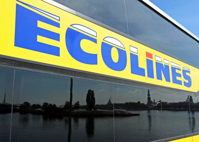 Autobusa avārija Lietuvā: daļa autobusa pasažieru nogādāti Rīgā