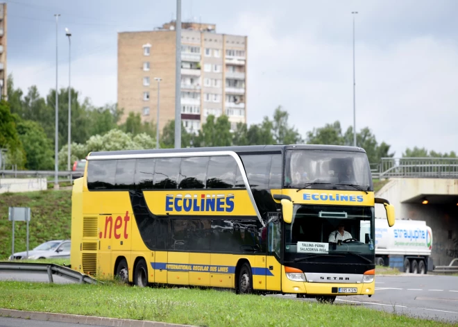 Часть пассажиров автобуса Ecolines, потерпевшего аварию в Литве, доставлена в Ригу