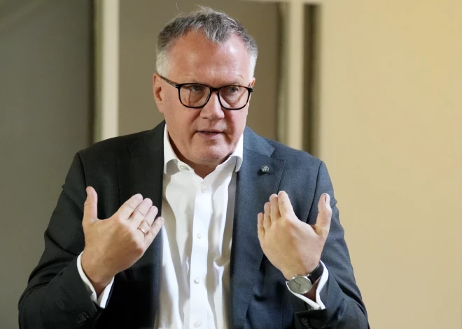 Ašeradens norāda, ka valdībai būs "jāsavelk josta"