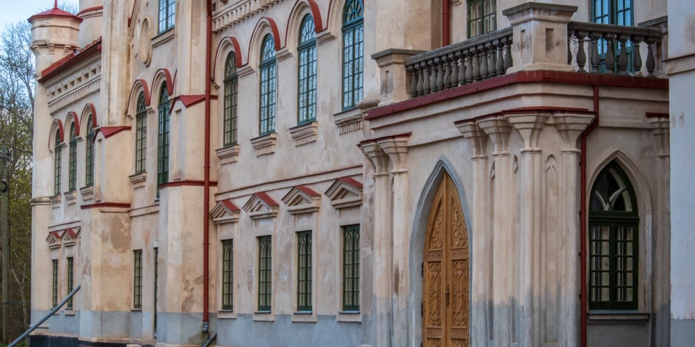 Preiļu vēsturiskā mantojuma lielākais lepnums ir Preiļu muižas komplekss un parks, kas ir lielākais pilsētvides parks Latvijā.