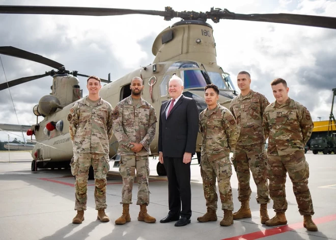 ASV Gaisa spēku sekretārs apmeklē NBS Aviācijas bāzi “Lielvārde”