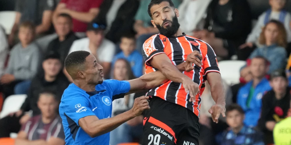 UEFA Čempionu līgas kvalifikācijas spēle futbolā starp "RFS" un Kipras "Apoel" "LNK" Sporta parkā.