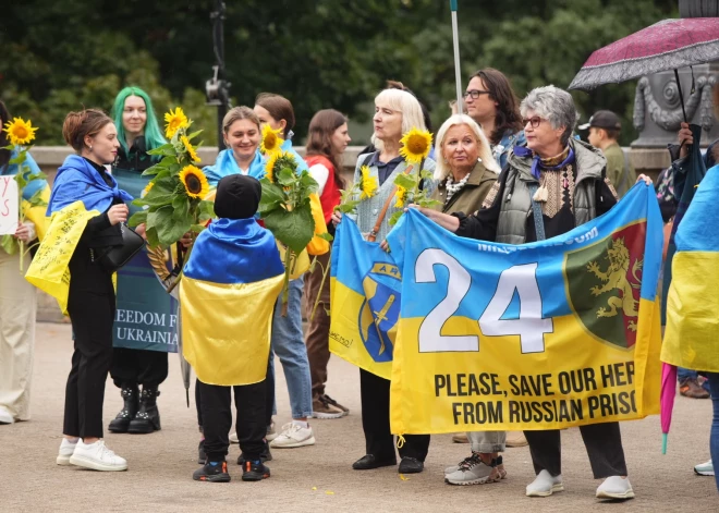 Gājiens par godu Ukrainas valsts karoga dienai.