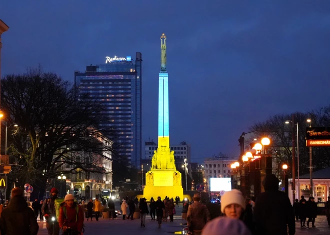 Вечером памятник Свободы и здание Сейма окрасятся в цвета украинского флага