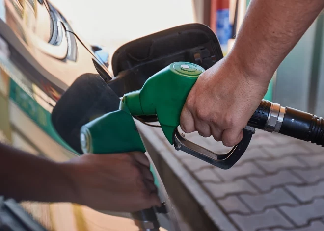 Latvija kļuvusi par līderi degvielas dārdzībā Baltijas valstīs