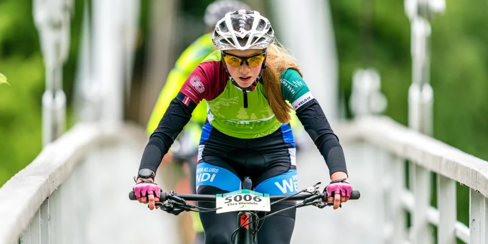 Bleidele atpalika no uzvarētājas divas minūtes un 20,3 sekundes.