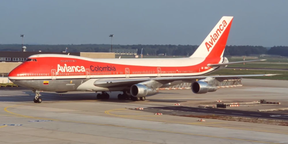 Nacionālā aviosabiedrība "Avianca" pirmdien atcēla 24 reisus