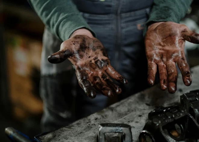 Tuvo Austrumu saspīlējuma dēļ pasaulē pieaugušas naftas cenas un samazinājusies eiro vērtība