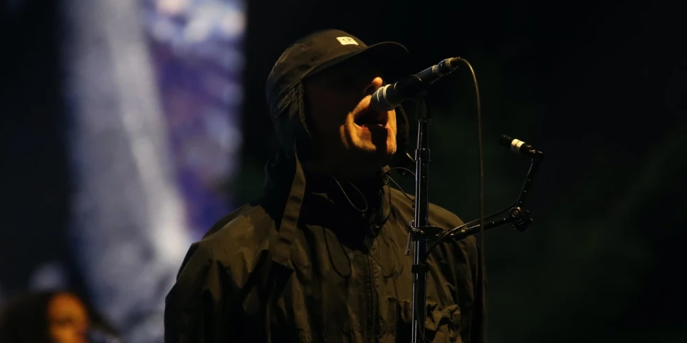 Oasis 14 koncertu turneja notiks no 4. jūlija līdz 27. augustam.