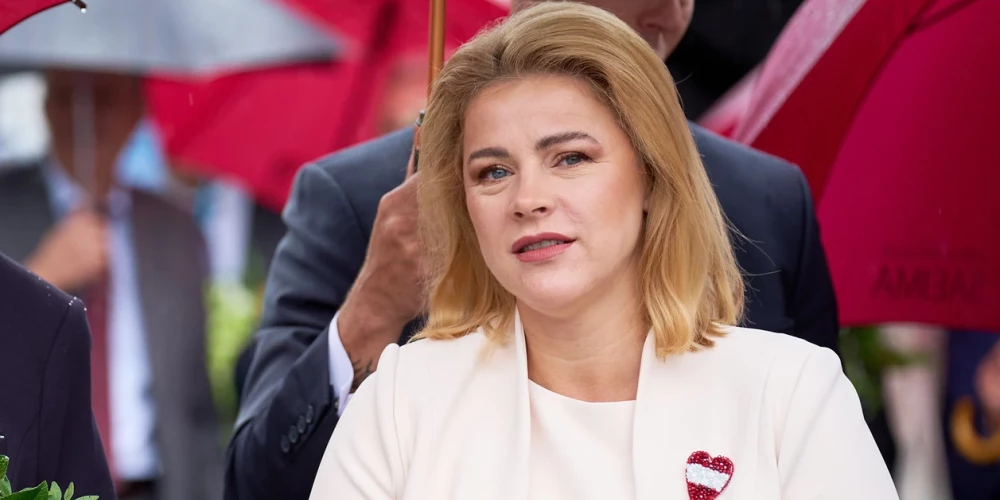 Vēl 23. augustā Evika Siliņa piedalījās Baltijas ceļa 35. gadadienai veltītajā pasākumā.